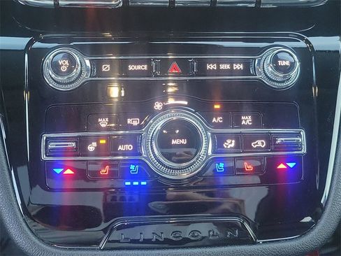 Used 2022 Lincoln Corsair FWD w/ Premium Package image 19