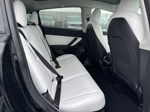 Used 2022 Tesla Model Y Performance image 13