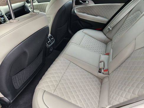 Used 2023 Genesis G70 3.3T w/ Sport Prestige Package image 28