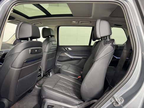 Used 2024 BMW X7 xDrive40i w/ Climate Comfort Package image 32