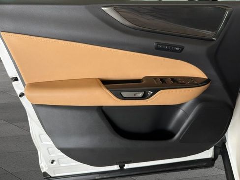 Certified 2025 Lexus NX 250 FWD w/ Accessory Package (Z1) image 8