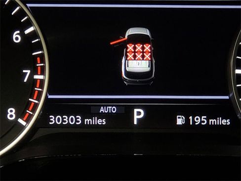 Used 2023 Nissan Pathfinder SL w/ Black Appearance Package image 25