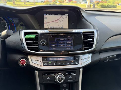 Used 2015 Honda Accord Touring image 14
