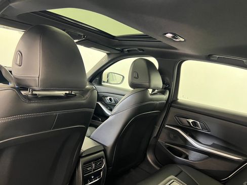 Used 2025 BMW 330i xDrive Sedan w/ Premium Package AWD/4WD image 33