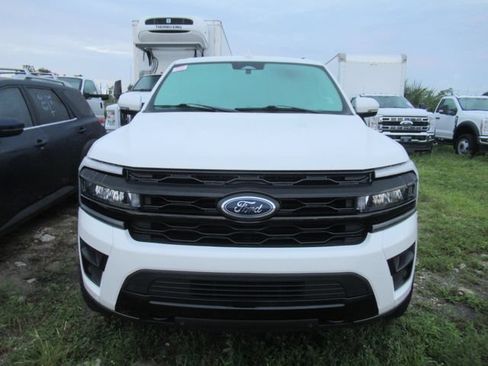 Certified 2022 Ford Expedition Limited AWD/4WD image 2
