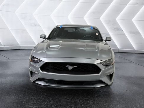 Used 2020 Ford Mustang Coupe RWD image 2