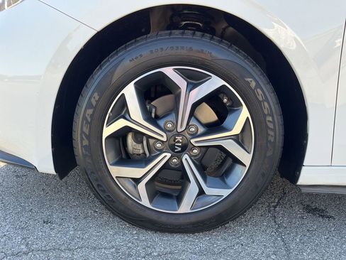 Used 2019 Kia Forte LXS image 16