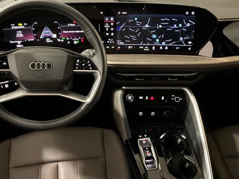 Certified 2025 Audi Q5 Premium w/ Convenience Package image 22