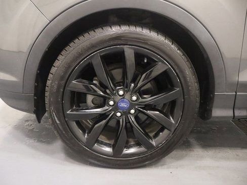 Used 2018 Ford Escape SE w/ SE Sport Appearance Package FWD image 23