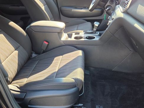 Used 2022 Kia Sportage LX image 15