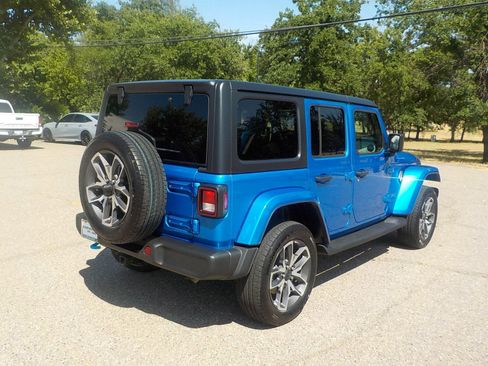 Used 2024 Jeep Wrangler Unlimited w/ Convenience Group image 2