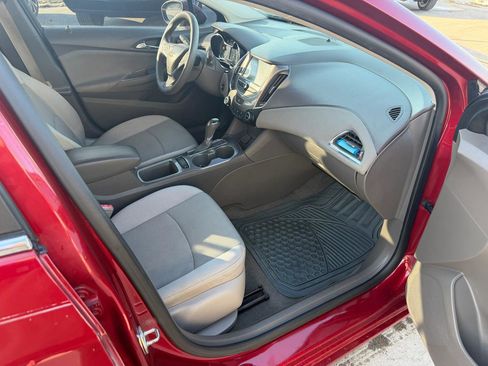 Used 2017 Chevrolet Cruze LT w/ Convenience Package image 19