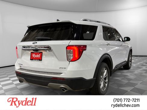 Used 2022 Ford Explorer Limited AWD/4WD image 3