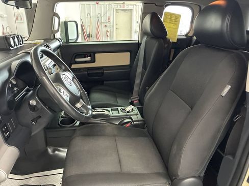 Used 2008 Toyota FJ Cruiser 4WD image 9