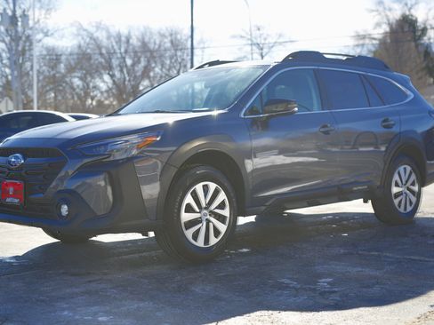 Used 2023 Subaru Outback Premium image 3
