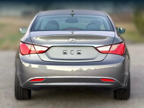 Used 2013 Hyundai Sonata SE FWD image 4