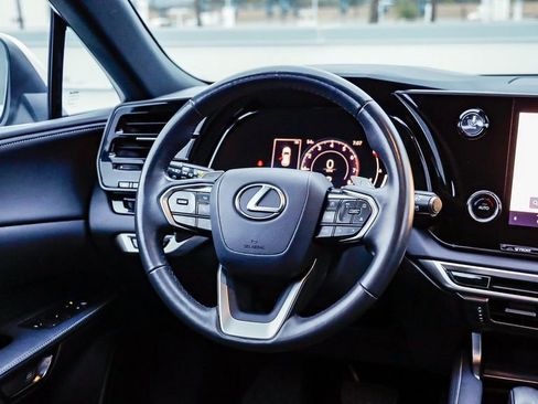 Used 2024 Lexus RX 350 FWD w/ Technology Package image 18