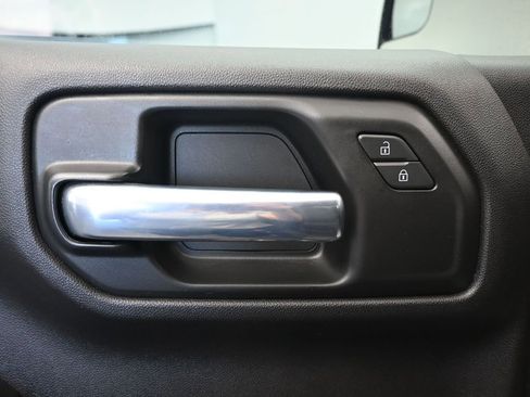 Used 2023 Chevrolet Silverado 1500 Custom image 25