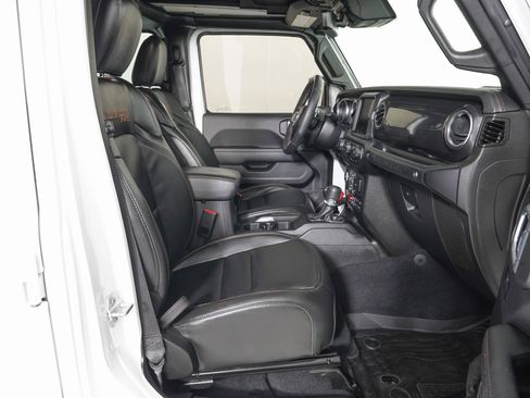 Used 2022 Jeep Wrangler Unlimited Rubicon w/ Xtreme Recon 35" Tire Package image 9