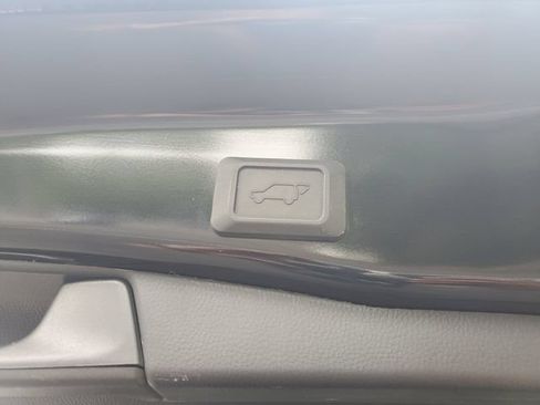 Used 2022 Toyota RAV4 XLE w/ Convenience Package AWD/4WD image 9