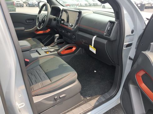 New 2026 Nissan Frontier PRO-4X w/ Tow Package AWD/4WD image 31