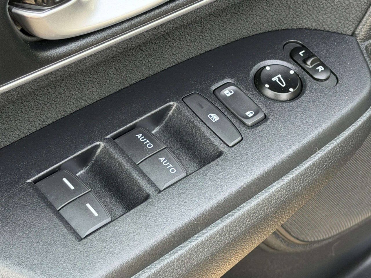 Used 2019 Honda CR-V EX image 18