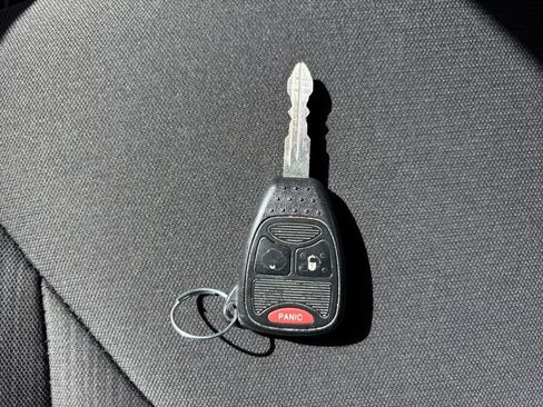 Used 2018 Jeep Wrangler Sahara w/ Connectivity Group AWD/4WD image 31