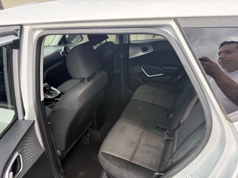 Used 2021 Kia Soul LX FWD image 10