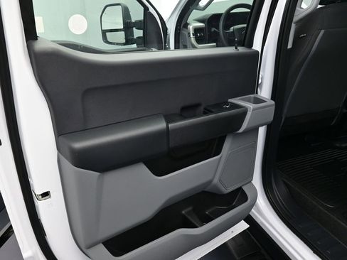 New 2026 Ford F250 XL w/ XL Chrome Package image 28