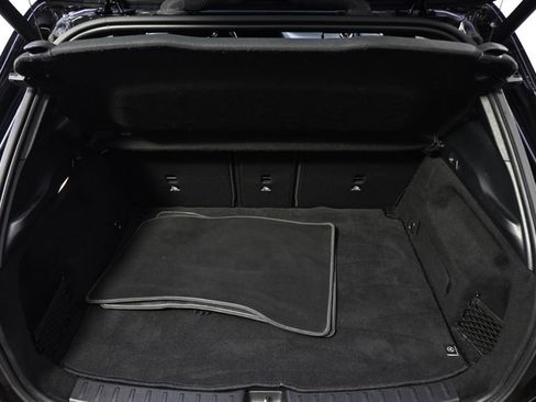 Used 2025 Mercedes-Benz GLA 250 4MATIC image 17