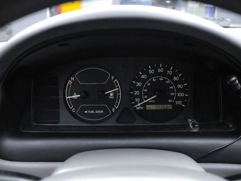 Used 2000 Toyota Corolla VE image 10