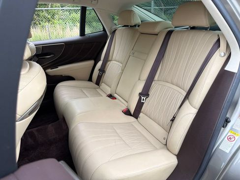 Used 2019 Lexus LS 500 w/ Interior Upgrade Package RWD image 21