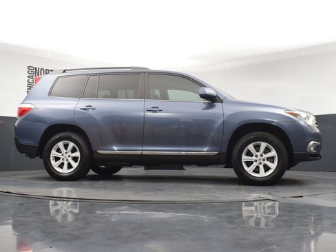 Used 2012 Toyota Highlander FWD w/ Tech Pkg image 32