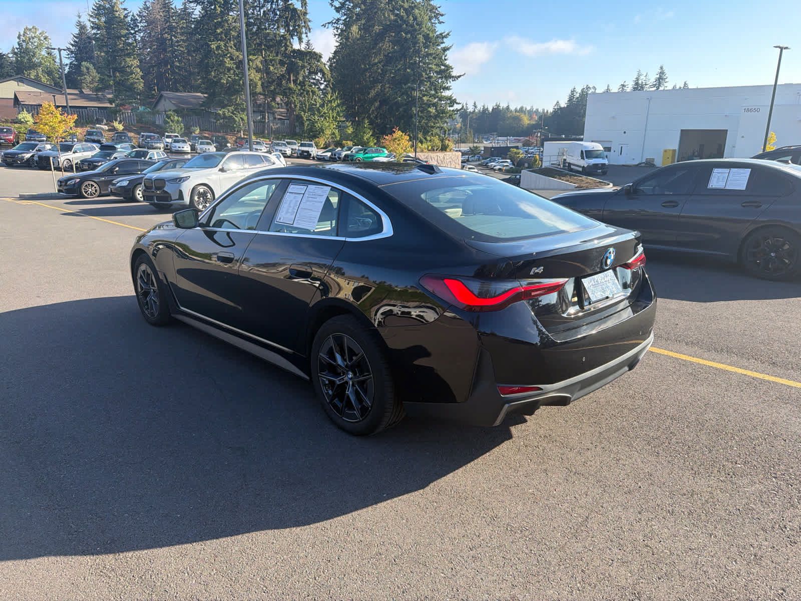 Used 2023 BMW i4 eDrive40 RWD image 3