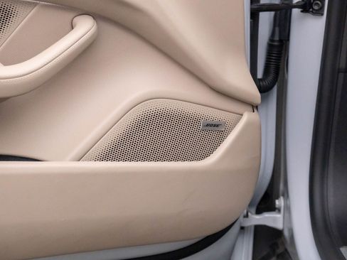 Certified 2025 Porsche Taycan image 15