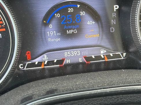 Used 2019 Jeep Cherokee Limited FWD image 10