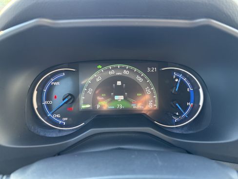 Used 2023 Toyota RAV4 XLE AWD/4WD image 25