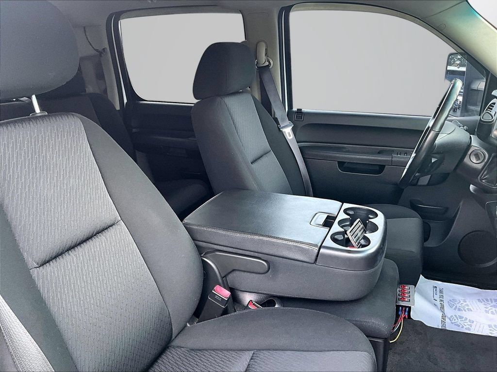 Used 2014 GMC Sierra 2500 SLE w/ SLE Preferred Package AWD/4WD image 7