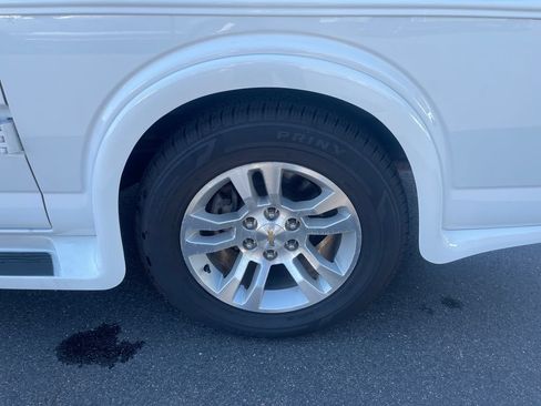 Used 2014 Chevrolet Express 1500 AWD image 12