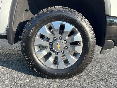 Certified 2025 Chevrolet Silverado 2500 Custom w/ Z71 Off-Road Package image 10