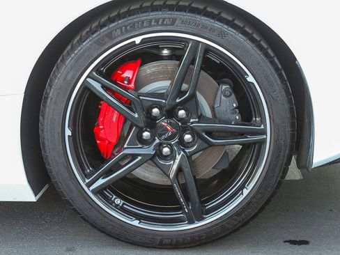 Used 2023 Chevrolet Corvette Stingray Premium Conv w/ Z51 Performance Package image 11