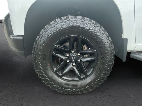 Used 2021 Chevrolet Silverado 1500 LT Trail Boss AWD/4WD image 13