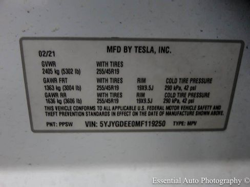 Used 2021 Tesla Model Y Long Range AWD/4WD image 39