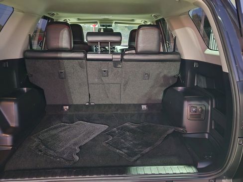 Used 2018 Toyota 4Runner TRD Off-Road Premium image 15