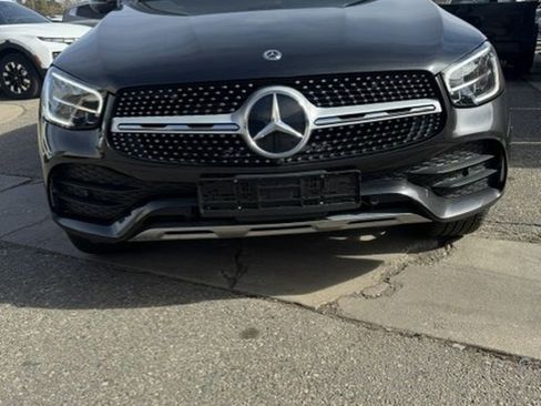 Used 2022 Mercedes-Benz GLC 300 4MATIC image 3