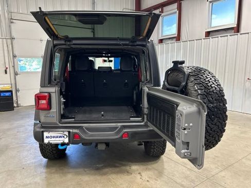 Used 2023 Jeep Wrangler Unlimited Rubicon 4xe AWD/4WD image 19