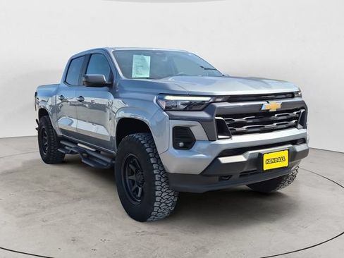 Used 2024 Chevrolet Colorado LT w/ LT Convenience Package III AWD/4WD image 4