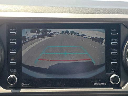 Used 2020 Toyota Tacoma SR5 RWD image 29