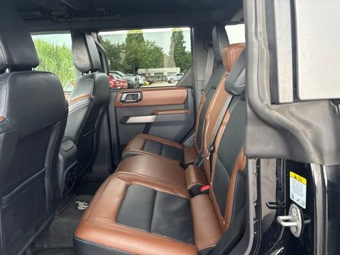 Used 2023 Ford Bronco Outer Banks w/ Sasquatch Package AWD/4WD image 10
