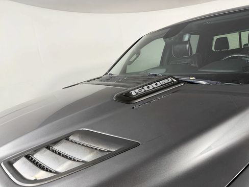 Used 2019 RAM 1500 Laramie w/ Sport Appearance Package AWD/4WD image 25